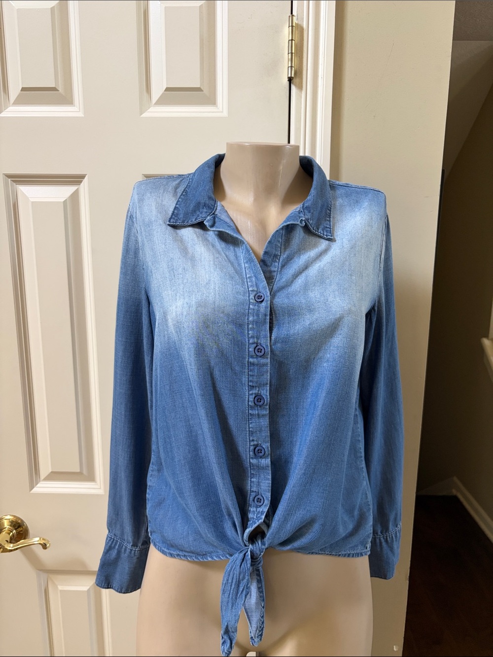Cloth & Stone Light Blue Tie-Front Button Down Shirt, small